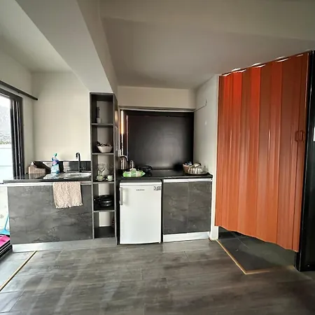 아파트 Centrally Located With Mountain & Sea Views *