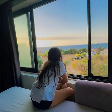 아파트 Centrally Located With Mountain & Sea Views