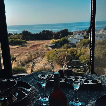 아파트 Centrally Located With Mountain & Sea Views