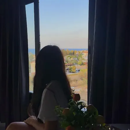 아파트 Centrally Located With Mountain & Sea Views *