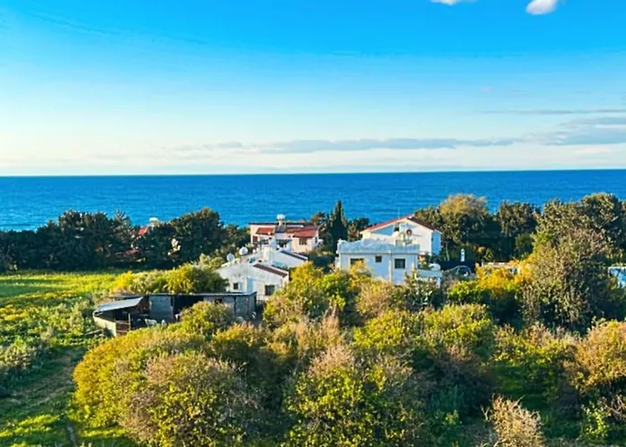 Apartmán Centrally Located With Mountain & Sea Views