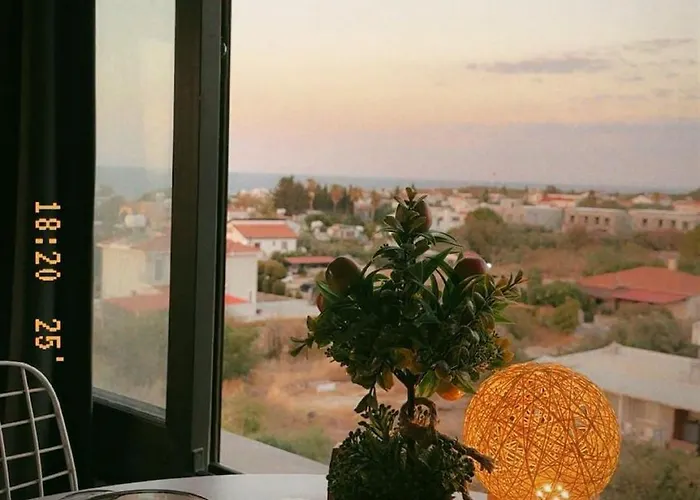 Centrally Located With Mountain & Sea Views *