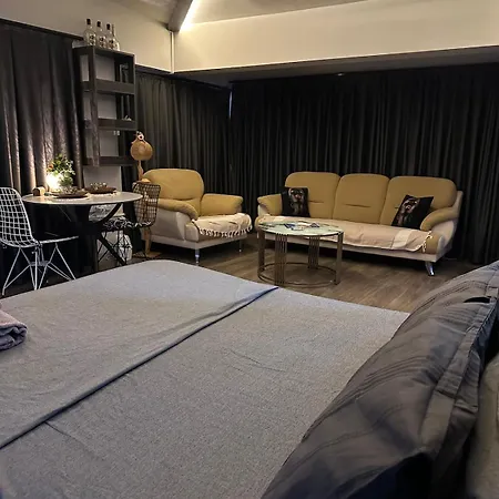 شقة Centrally Located With Mountain & Sea Views Avdhellero