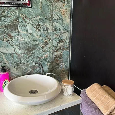 Centrally Located With Mountain & Sea Views * Avdhellero