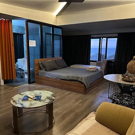 Centrally Located With Mountain & Sea Views * Avdhellero