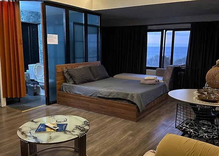 Centrally Located With Mountain & Sea Views * Avdhellero